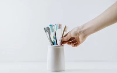 Cómo elegir el cepillo de dientes ideal según tu estilo de vida